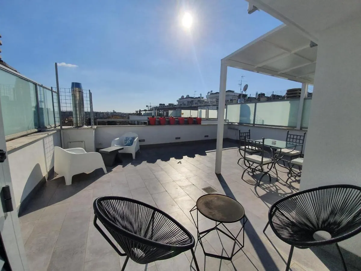 Penthouse 41 In Trastevere With Big Terrace Roma Apartamento